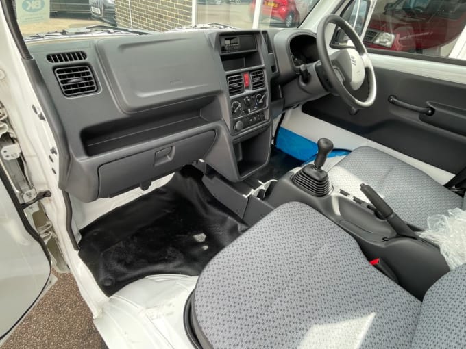 2025 Suzuki Carry