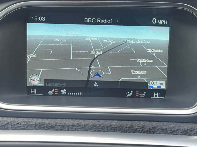 2025 Volvo V40