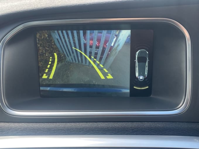 2025 Volvo V40