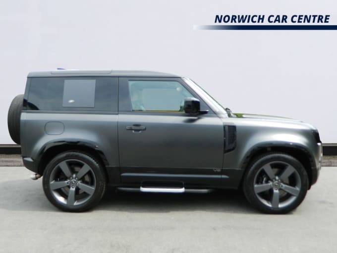 2025 Land Rover Defender