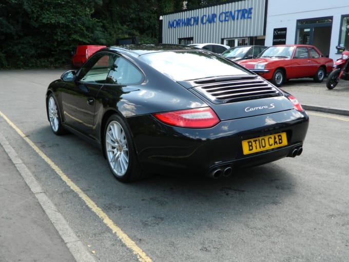 2025 Porsche 911