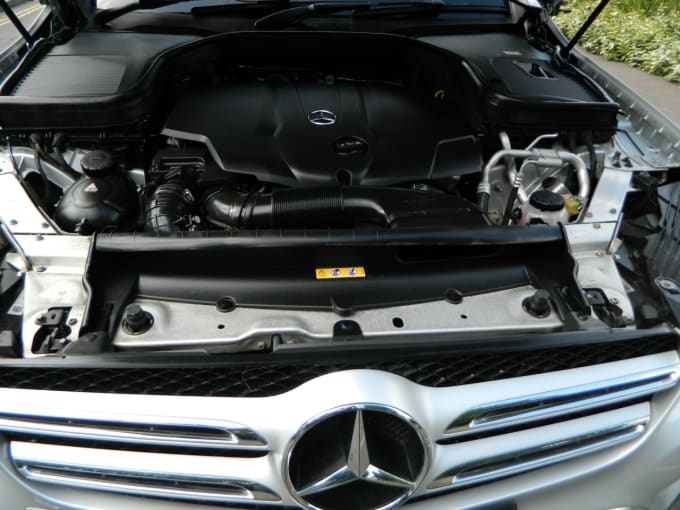 2025 Mercedes-benz Glc