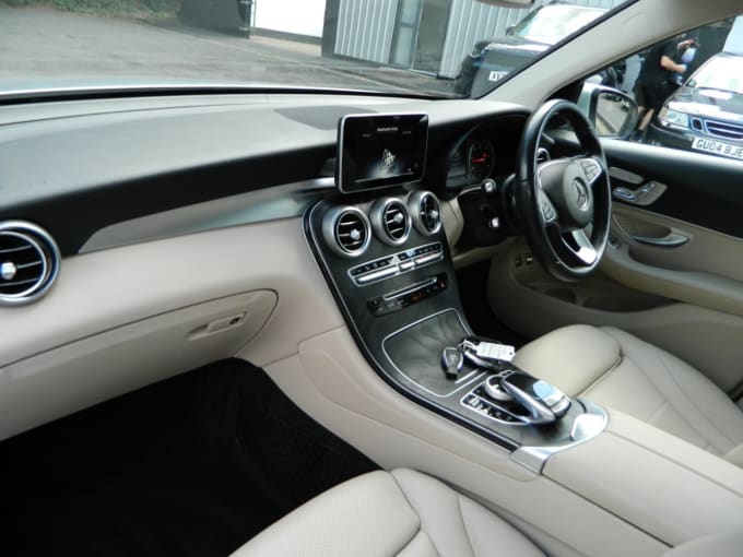 2025 Mercedes-benz Glc