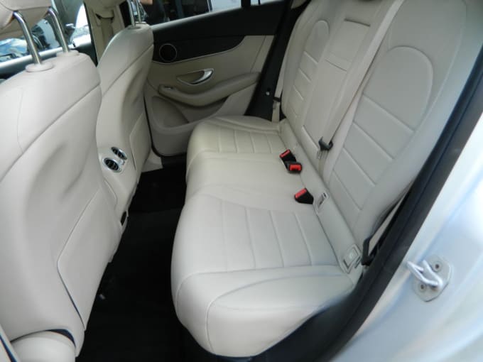 2025 Mercedes-benz Glc
