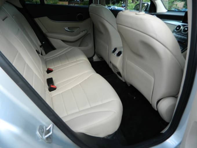 2025 Mercedes-benz Glc