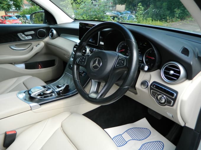 2025 Mercedes-benz Glc