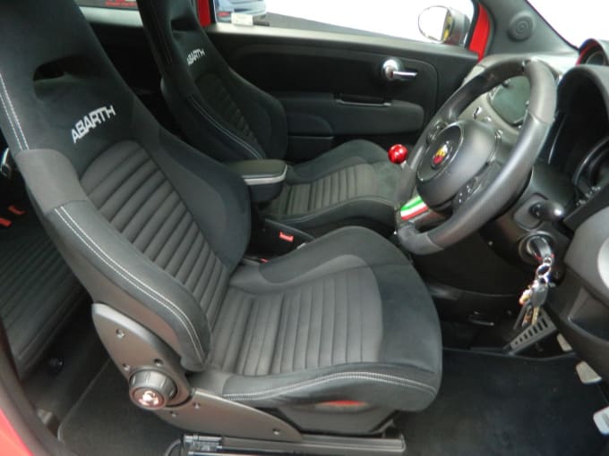 2025 Abarth 595