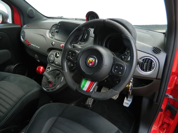 2025 Abarth 595