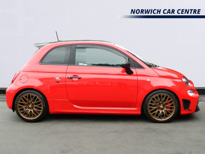 2025 Abarth 595