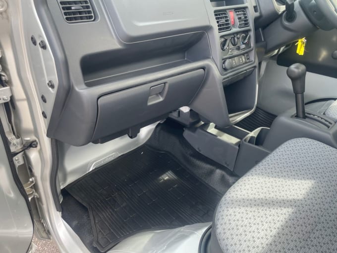 2025 Suzuki Carry