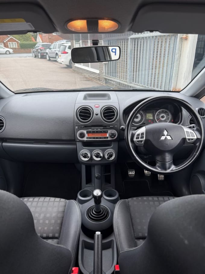 2025 Mitsubishi Colt