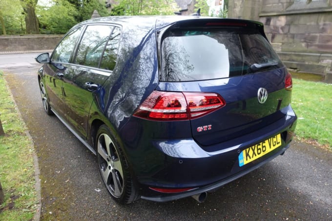 2016 Volkswagen Golf