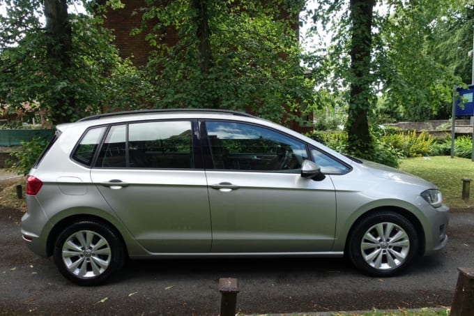 2025 Volkswagen Golf Sv