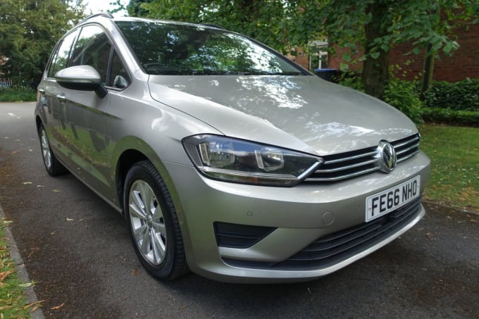 2025 Volkswagen Golf Sv
