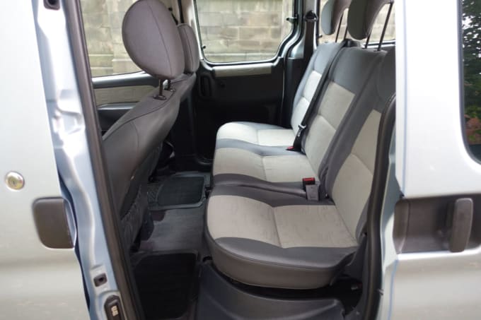 2025 Peugeot Partner Combi