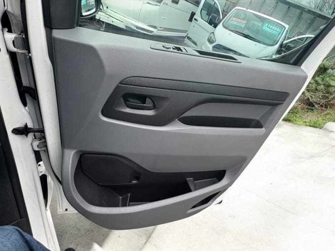 2025 Peugeot Expert