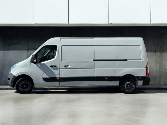 2025 Renault Master
