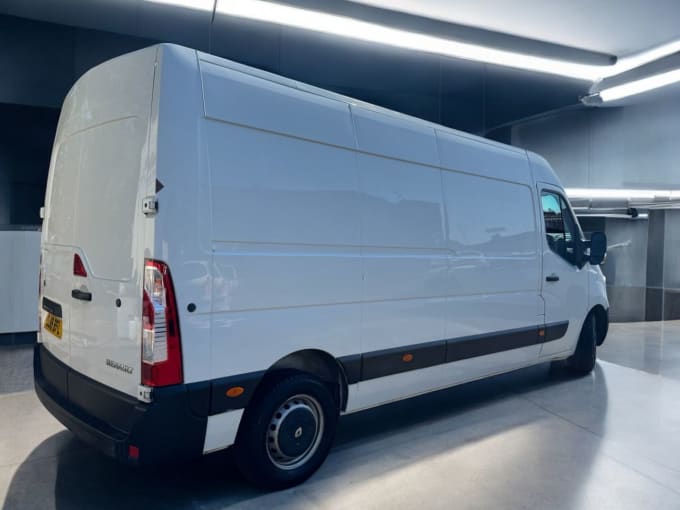 2025 Renault Master