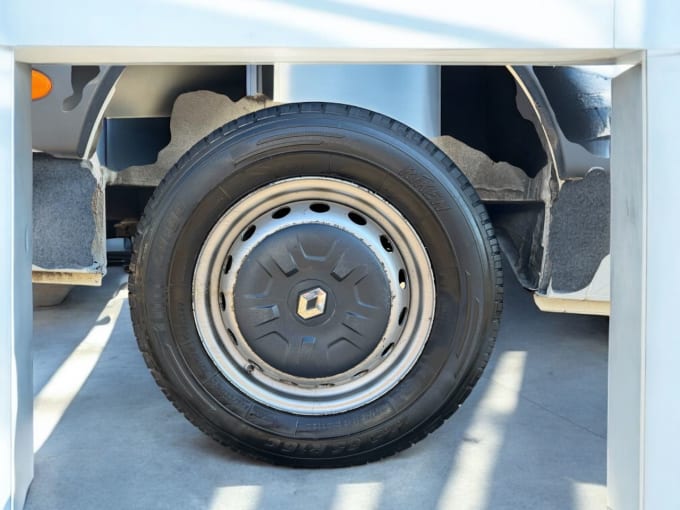 2025 Renault Master