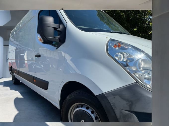 2025 Renault Master