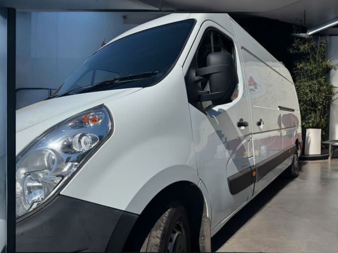 2025 Renault Master