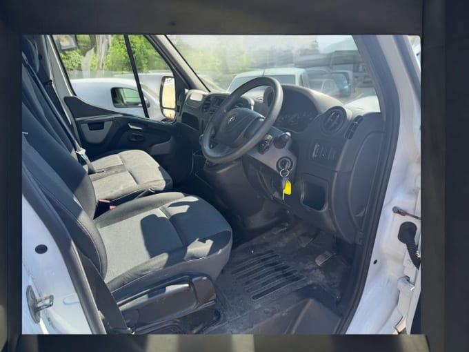 2025 Renault Master