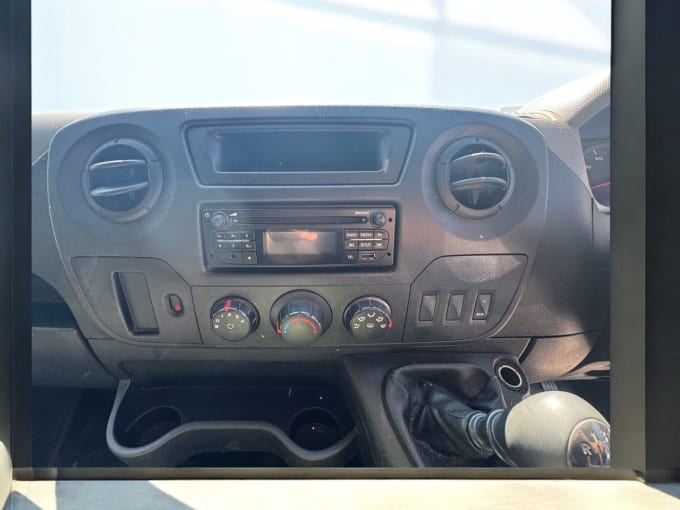 2025 Renault Master