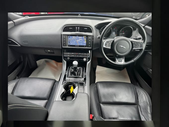2025 Jaguar Xe