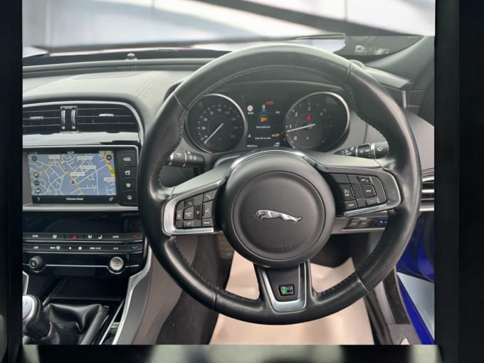 2025 Jaguar Xe