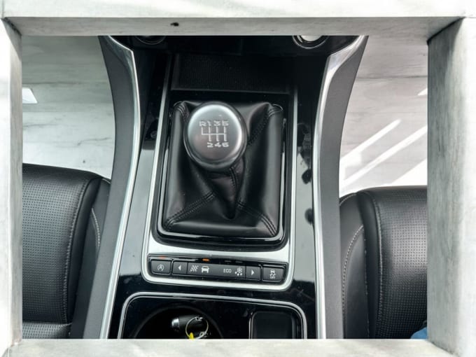 2025 Jaguar Xe