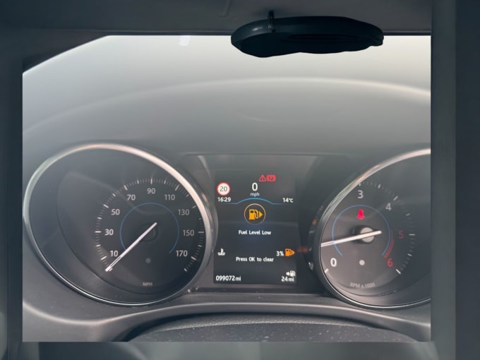 2025 Jaguar Xe
