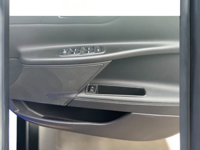 2025 Jaguar Xe