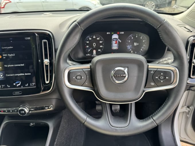 2025 Volvo Xc40