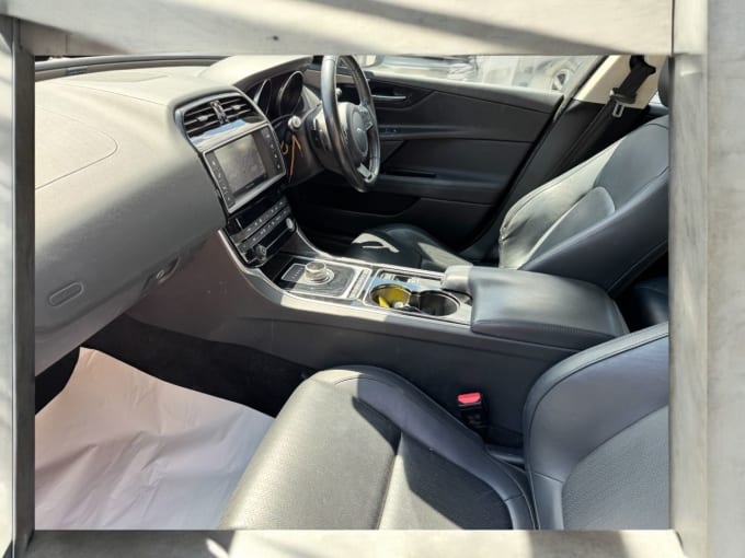 2025 Jaguar Xe