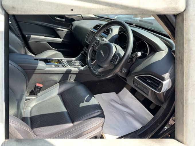 2025 Jaguar Xe