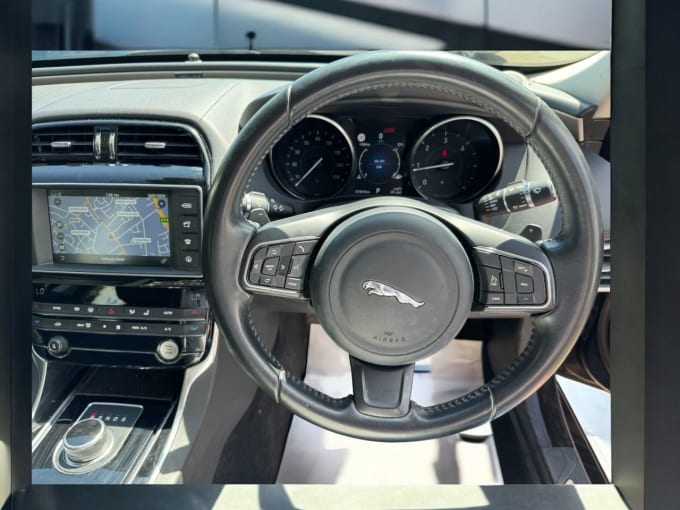 2025 Jaguar Xe