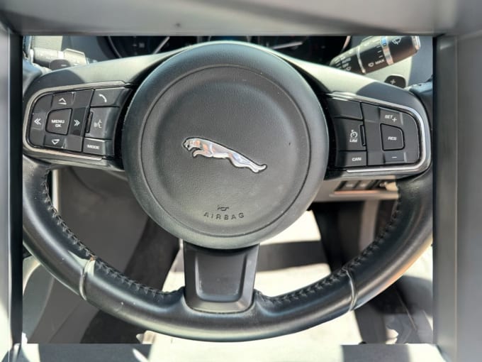 2025 Jaguar Xe