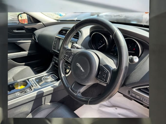 2025 Jaguar Xe