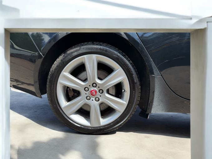 2025 Jaguar Xe