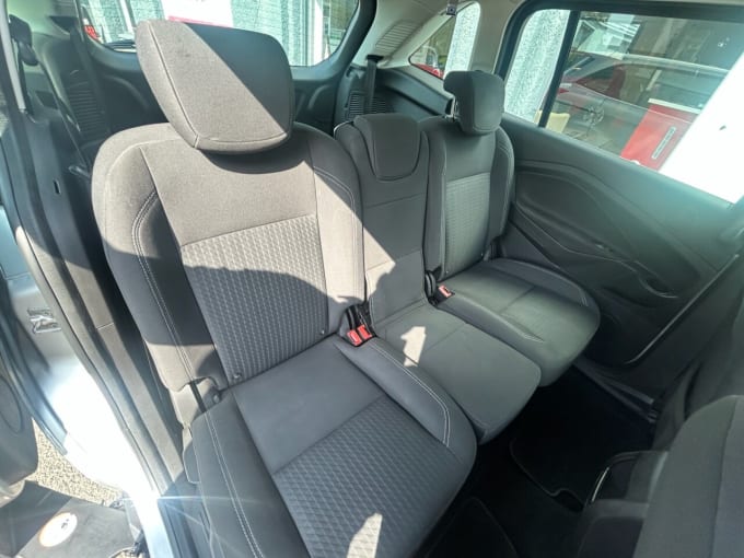 2025 Ford Grand C-max