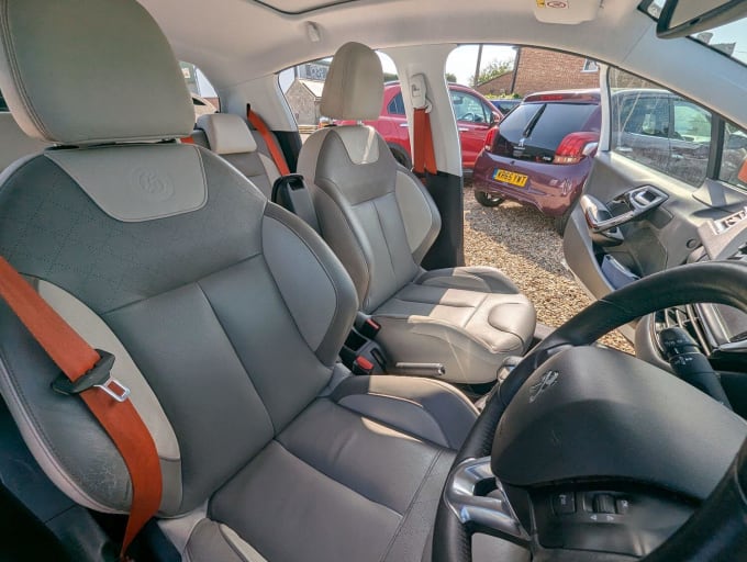 2014 Peugeot 208