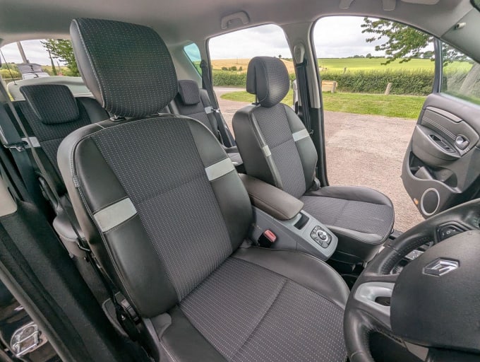 2011 Renault Scenic