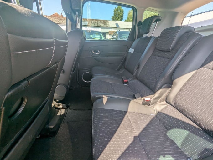 2011 Renault Scenic
