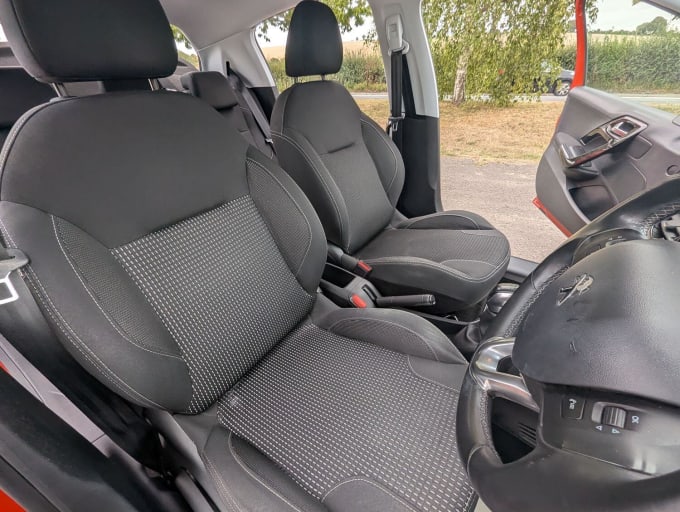 2015 Peugeot 208