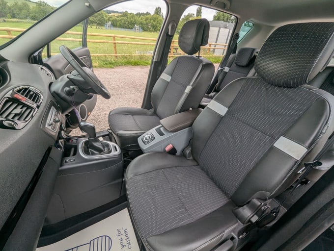 2011 Renault Scenic