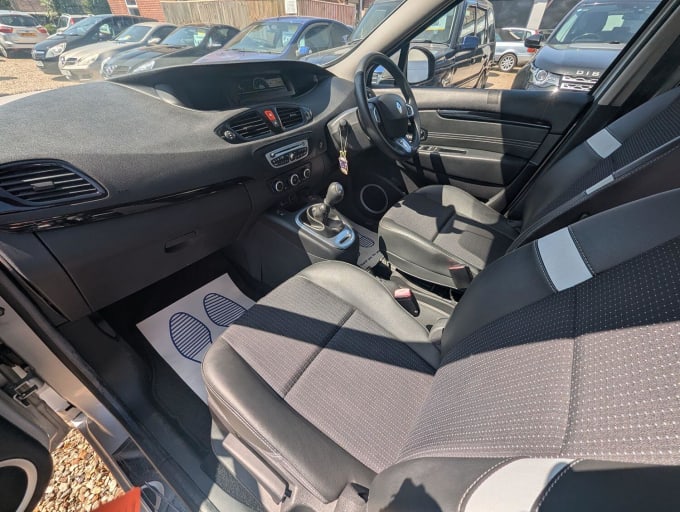 2011 Renault Scenic