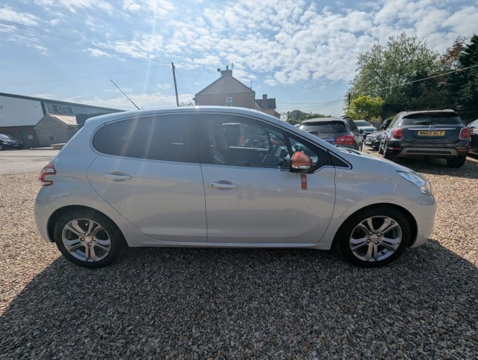 2014 Peugeot 208