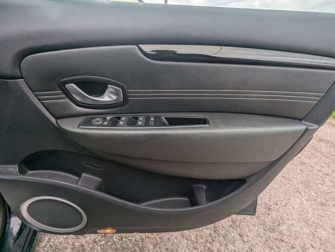 2011 Renault Scenic