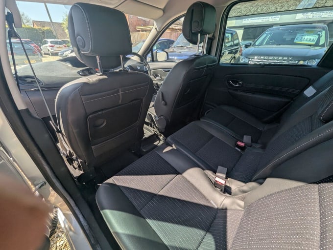 2011 Renault Scenic