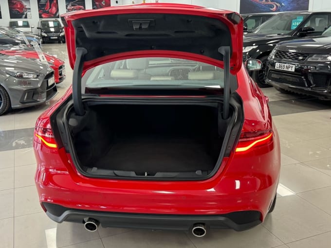 2025 Jaguar Xe